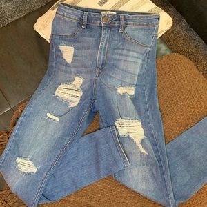 Fashion Nova high wasted ripped jeans